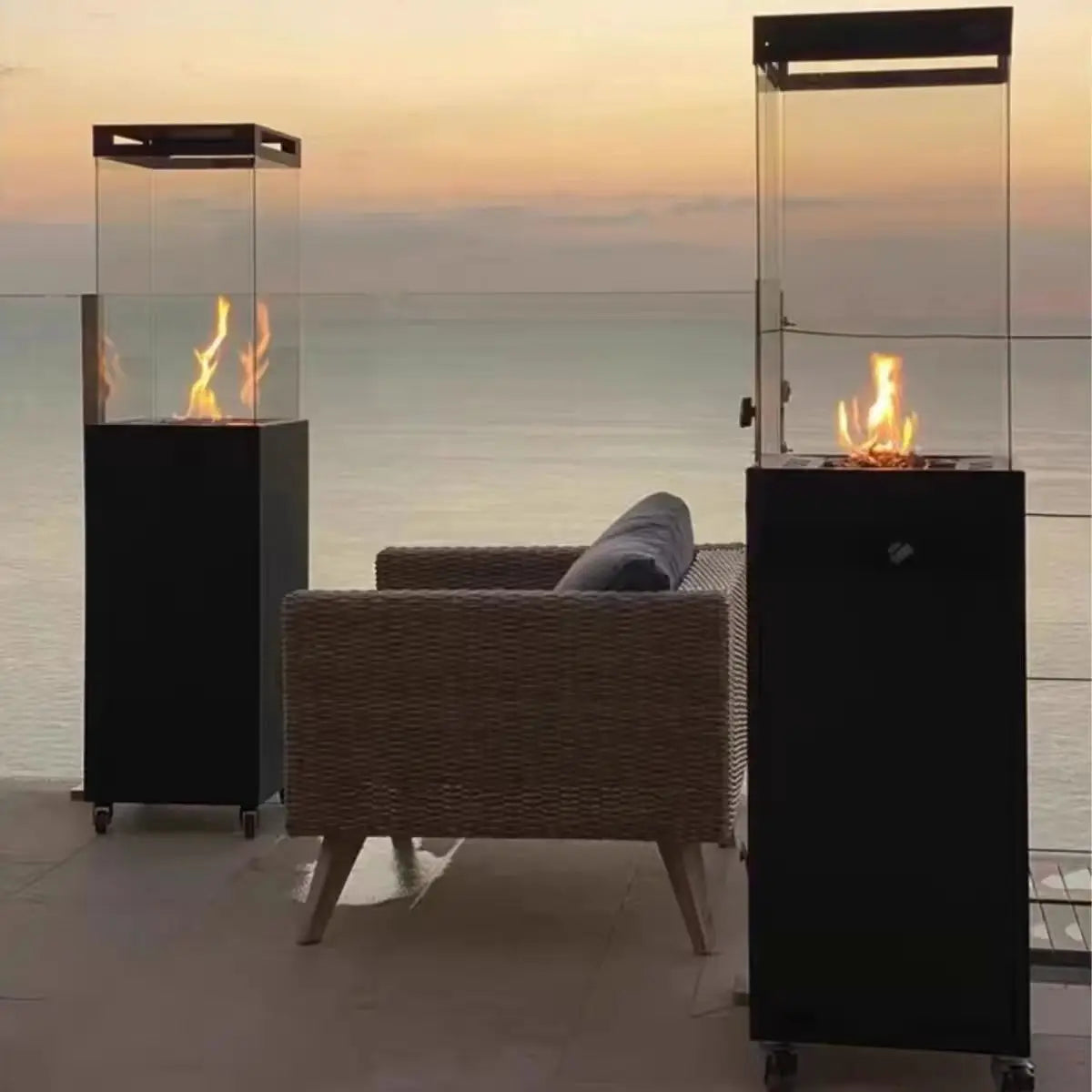 Outdoor gas fireplace